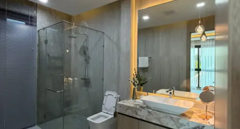 Casa en venta de 5 habitaciones en Bang Lamung, Chonburi