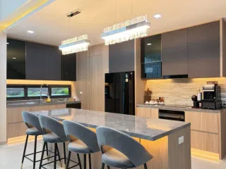 Casa en venta de 5 habitaciones en Bang Lamung, Chonburi