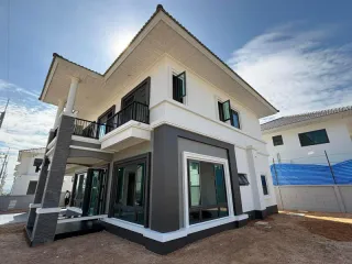 出售 4 卧室 独立屋 在 Bang Lamung, Chon Buri