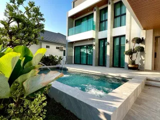 For sale 5 bedrooms house in Bang Lamung, Chonburi