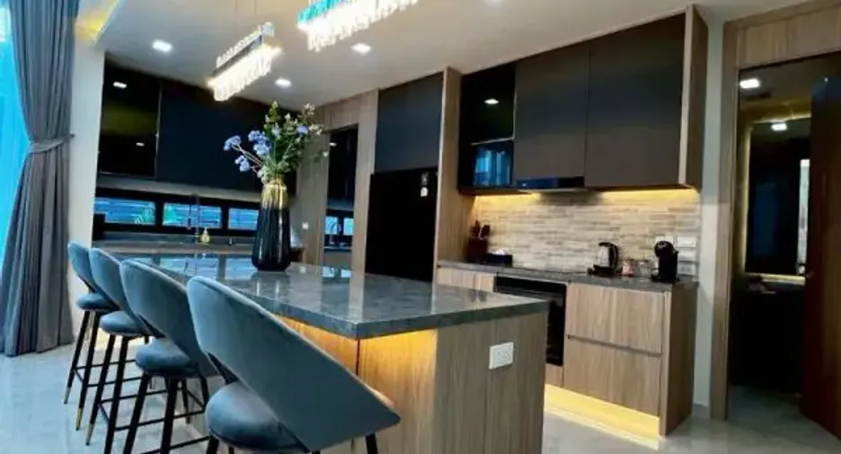 À vendre 5 chambres maison à Bang Lamung, Chonburi