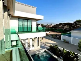 For sale 5 bedrooms house in Bang Lamung, Chonburi