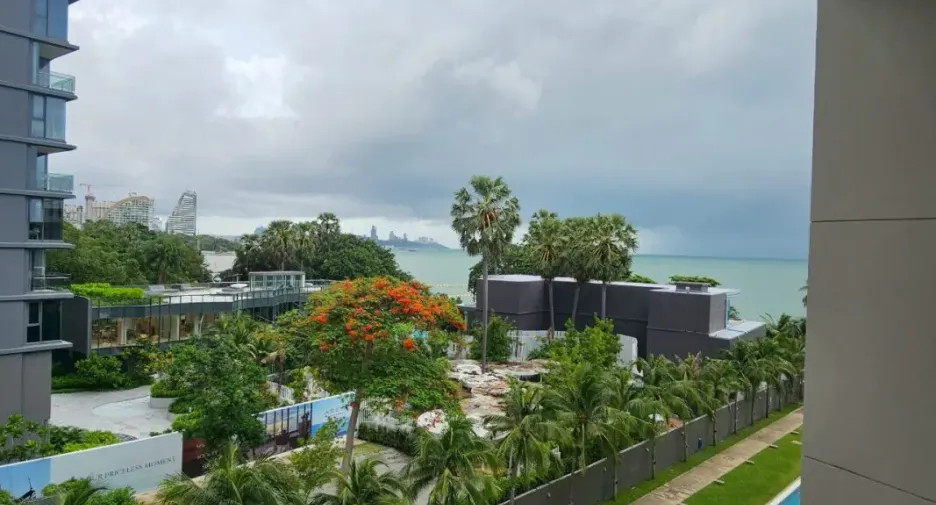 For sale 2 bedrooms condo in Bang Lamung, Chonburi