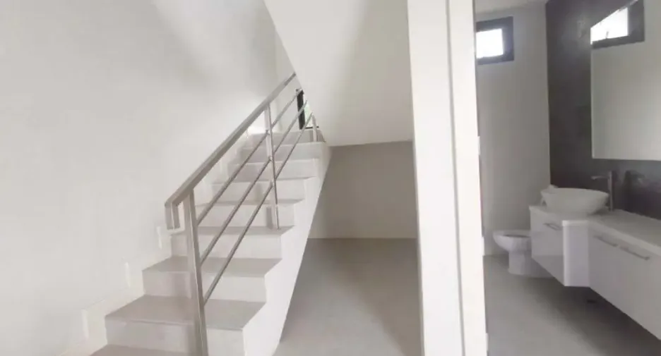Haus zum Kauf mit 4 Zimmer in Bang Lamung, Chonburi