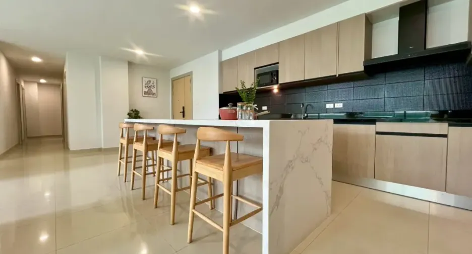 ขาย 4 ห้องนอน คอนโด ใน จอมเทียน, พัทยา