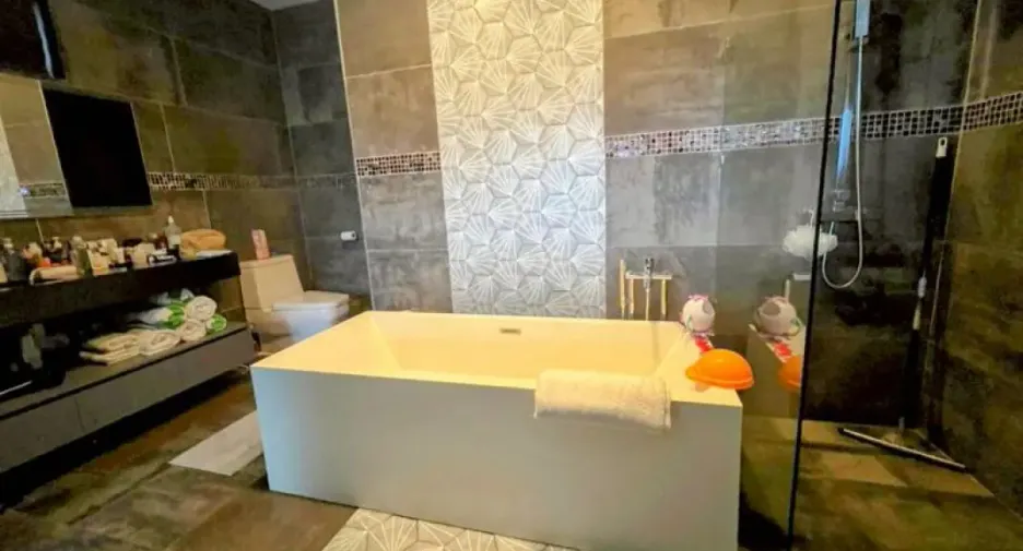 出售 5 卧室 独立屋 在 Bang Lamung, Chon Buri