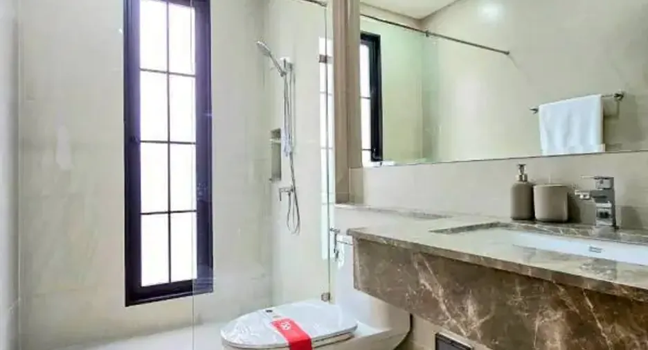 Casa en venta de 4 habitaciones en Bang Lamung, Chonburi