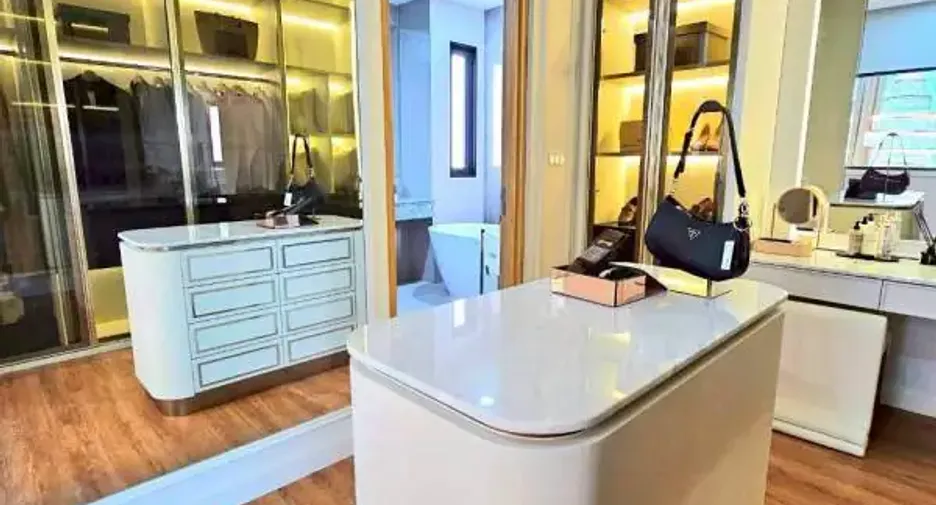 Casa en venta de 4 habitaciones en Bang Lamung, Chonburi