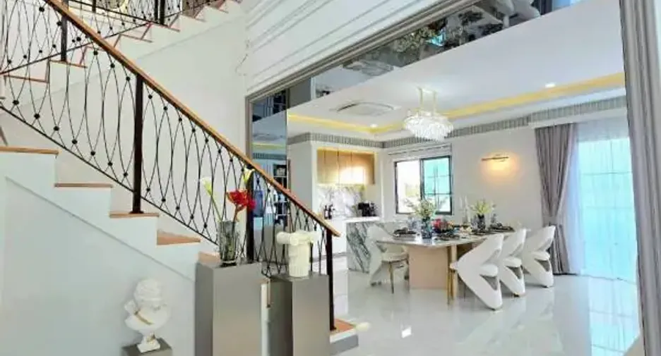 Casa en venta de 4 habitaciones en Bang Lamung, Chonburi
