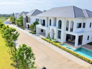 出售 4 卧室 独立屋 在 Bang Lamung, Chon Buri