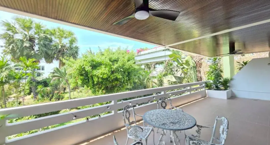 For sale 3 bedrooms condo in Bang Lamung, Chonburi