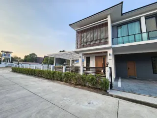 出售 4 卧室 独立屋 在 Bang Lamung, Chon Buri