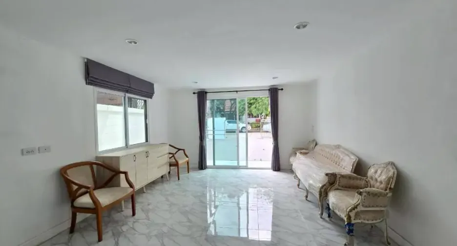 For sale 3 ベッドルーム house in Jomtien, Pattaya