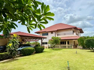 À vendre 4 chambres maison à Bang Saray, Pattaya
