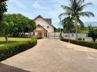 À vendre 4 chambres maison à Bang Saray, Pattaya