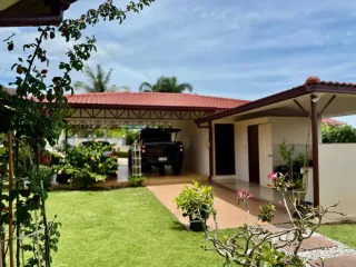 À vendre 4 chambres maison à Bang Saray, Pattaya