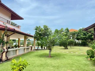 À vendre 4 chambres maison à Bang Saray, Pattaya