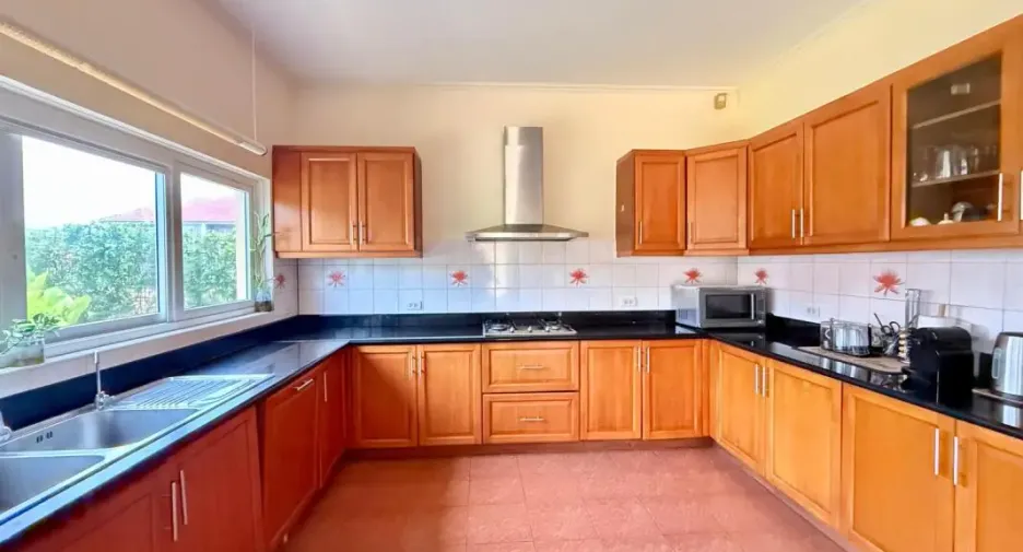 Продажа 4 спальни дом в Банг Сарай, Паттайя