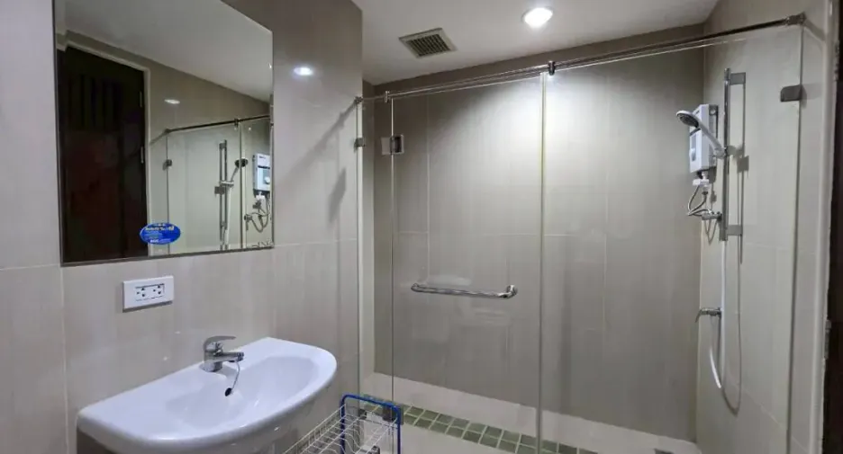 For rent and for sale 2 bedrooms condo in Bang Lamung, Chonburi