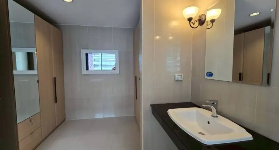 For rent and for sale 2 bedrooms condo in Bang Lamung, Chonburi