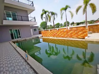À vendre 5 chambres maison à Bang Lamung, Chonburi