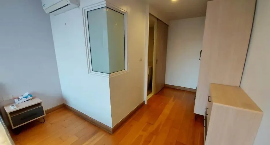 For sale 2 bedrooms condo in Watthana, Bangkok