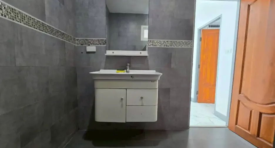 ขาย 5 ห้องนอน บ้านเดี่ยว ใน ห้วยใหญ่, พัทยา