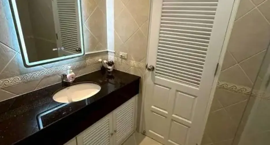 À vendre 2 chambres condo à Bang Lamung, Chonburi