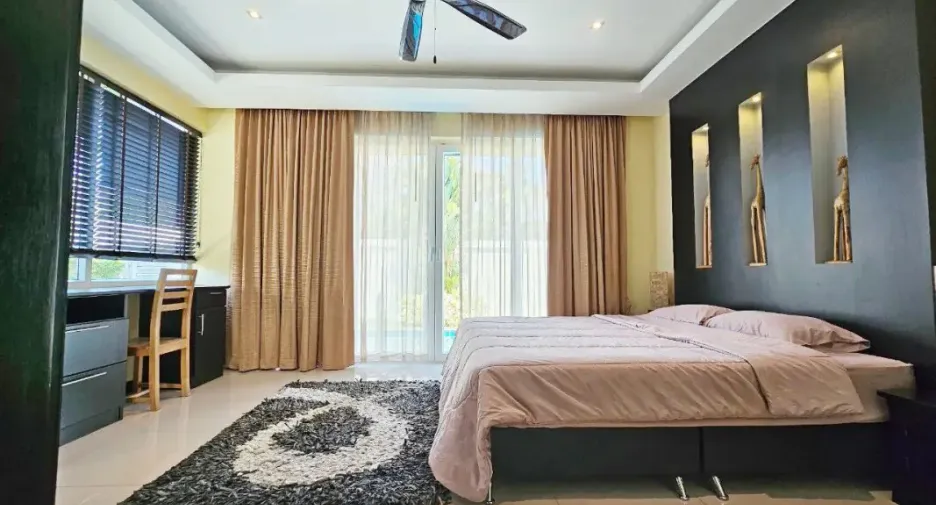 Haus zur Miete und zum Kauf mit 4 Zimmer in Bang Lamung, Chonburi