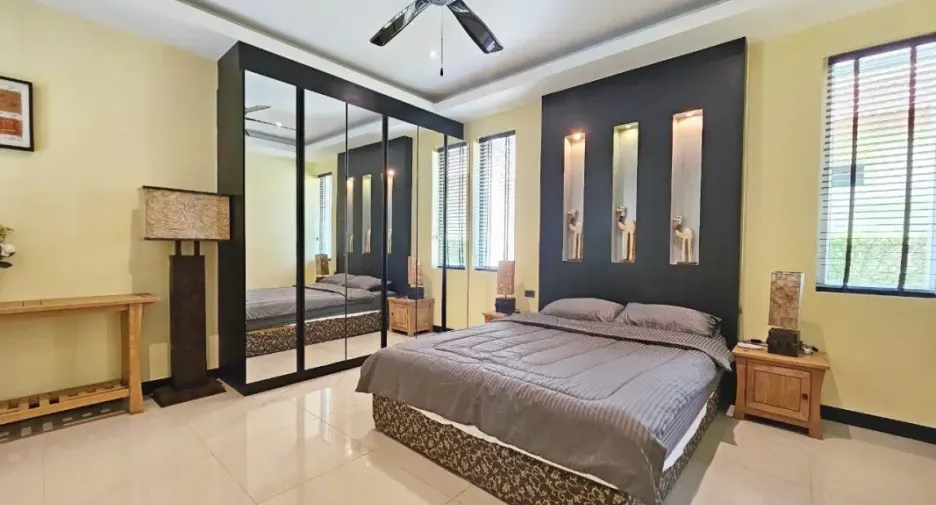 Haus zur Miete und zum Kauf mit 4 Zimmer in Bang Lamung, Chonburi