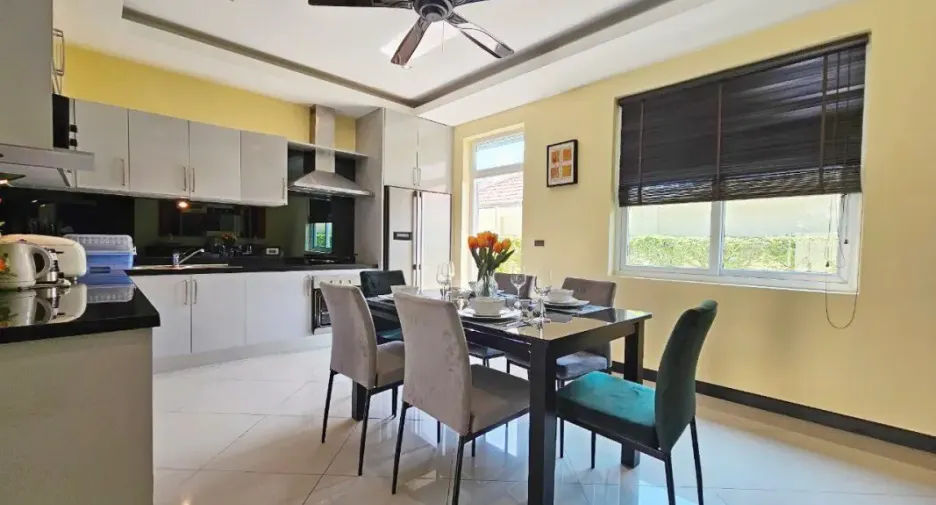 Haus zur Miete und zum Kauf mit 4 Zimmer in Bang Lamung, Chonburi
