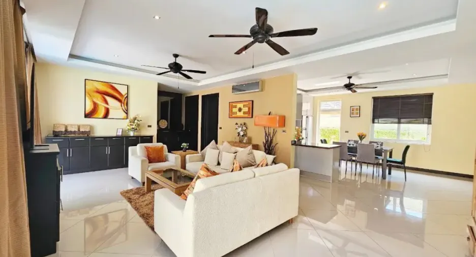 Haus zur Miete und zum Kauf mit 4 Zimmer in Bang Lamung, Chonburi