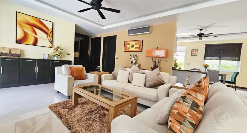 Haus zur Miete und zum Kauf mit 4 Zimmer in Bang Lamung, Chonburi