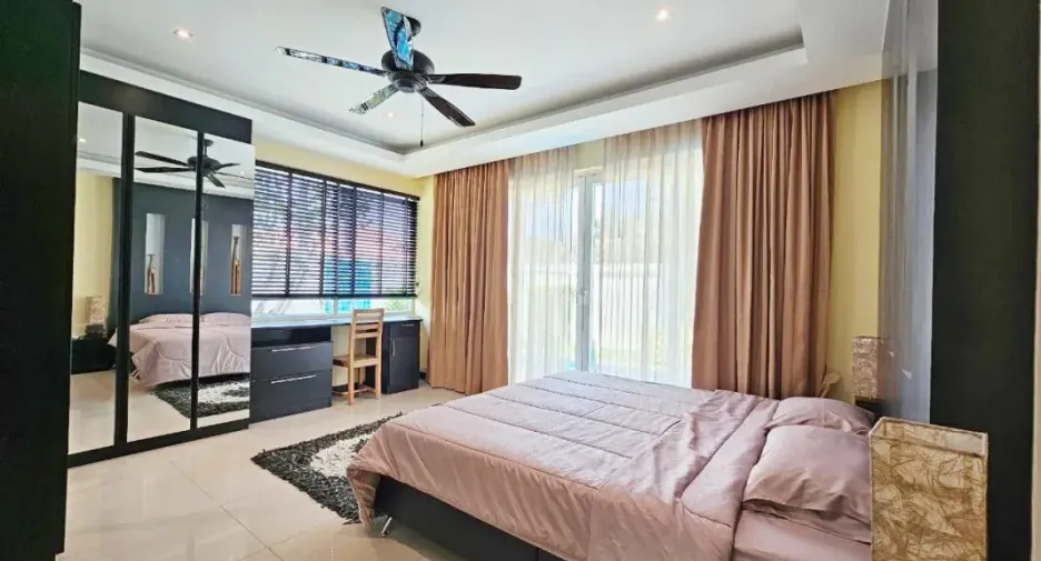 Haus zur Miete und zum Kauf mit 4 Zimmer in Bang Lamung, Chonburi