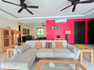 出租 和 出售 4 卧室 独立屋 在 Bang Lamung, Chon Buri