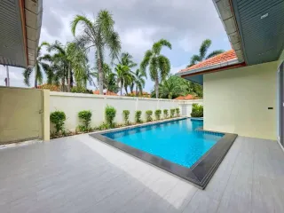出租 和 出售 4 卧室 独立屋 在 Bang Lamung, Chon Buri
