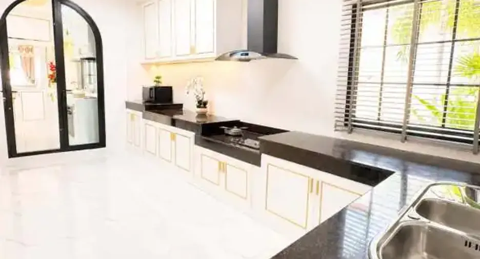 Casa en venta de 4 habitaciones en Bang Lamung, Chonburi