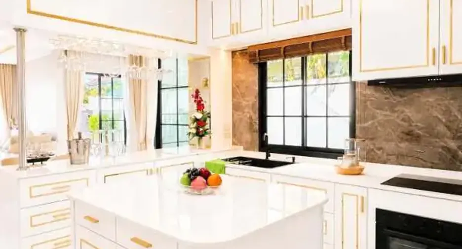 Casa en venta de 4 habitaciones en Bang Lamung, Chonburi