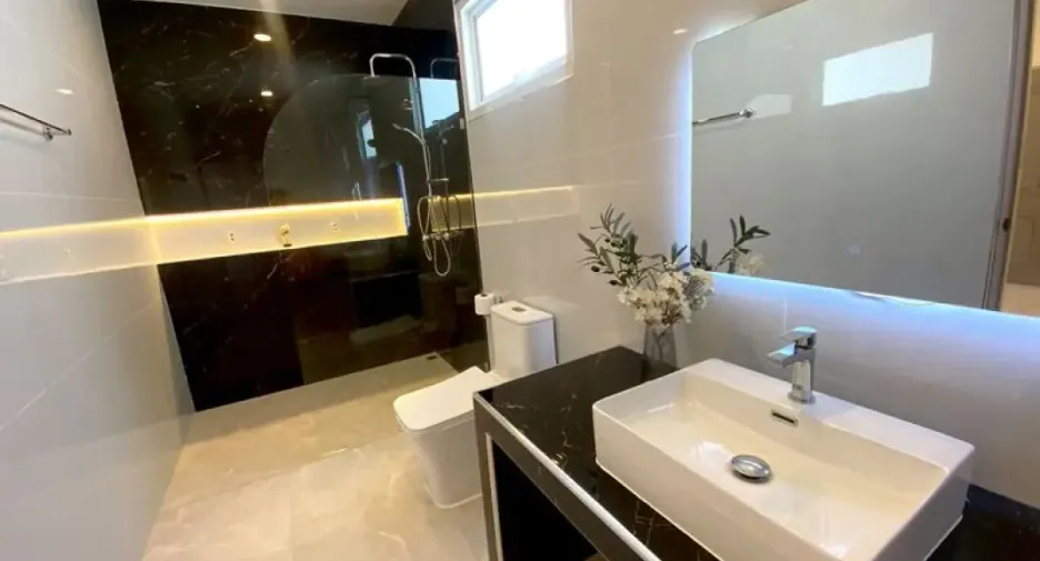 For sale 5 ベッドルーム house in Bang Lamung, Chonburi