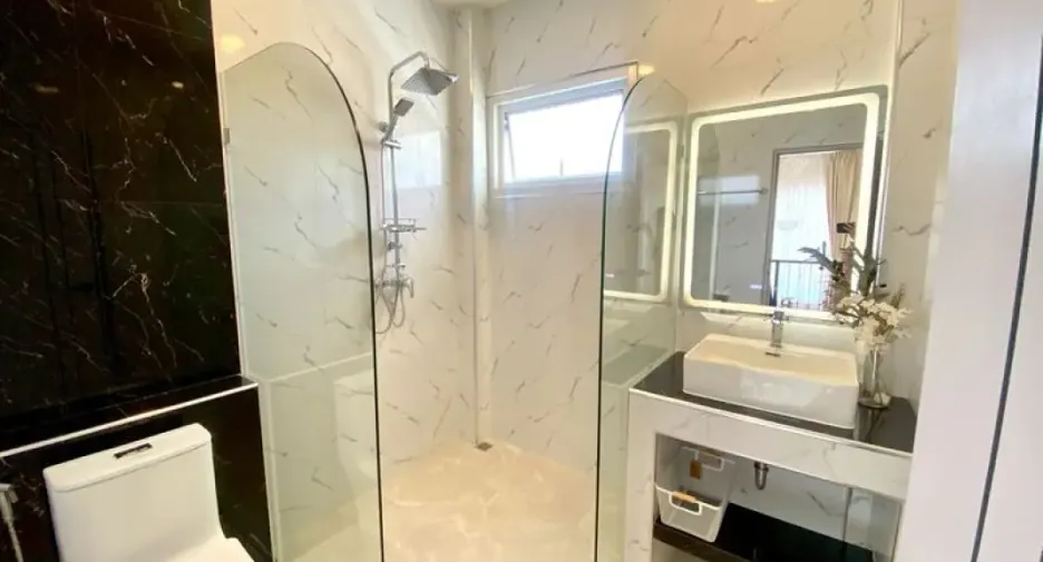 For sale 5 ベッドルーム house in Bang Lamung, Chonburi