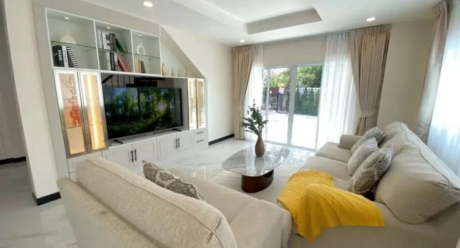 For sale 5 ベッドルーム house in Bang Lamung, Chonburi