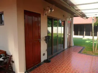 À louer et à vendre 3 chambres maison à Bang Lamung, Chonburi