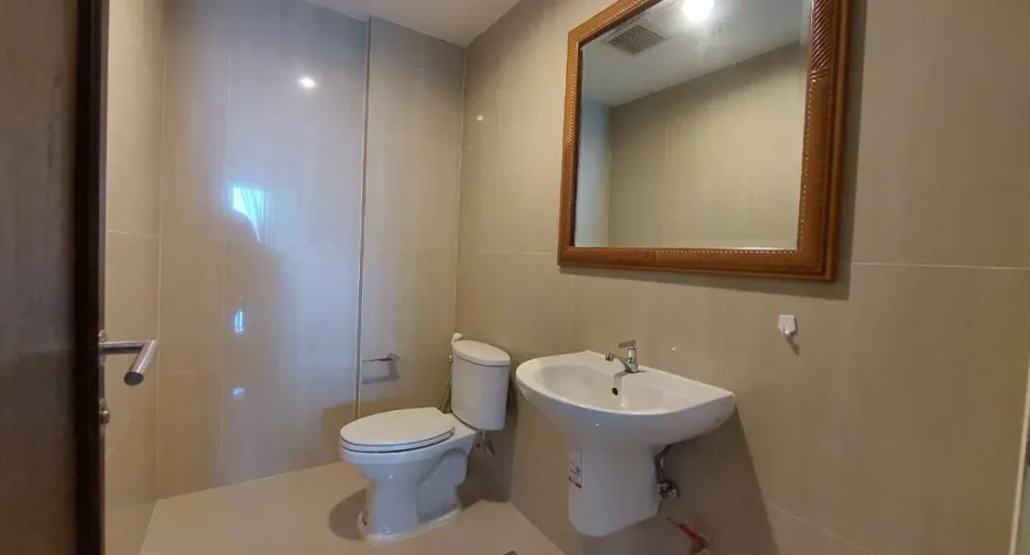 出租 和 出售 2 卧室 公寓 在 Bang Lamung, Chon Buri