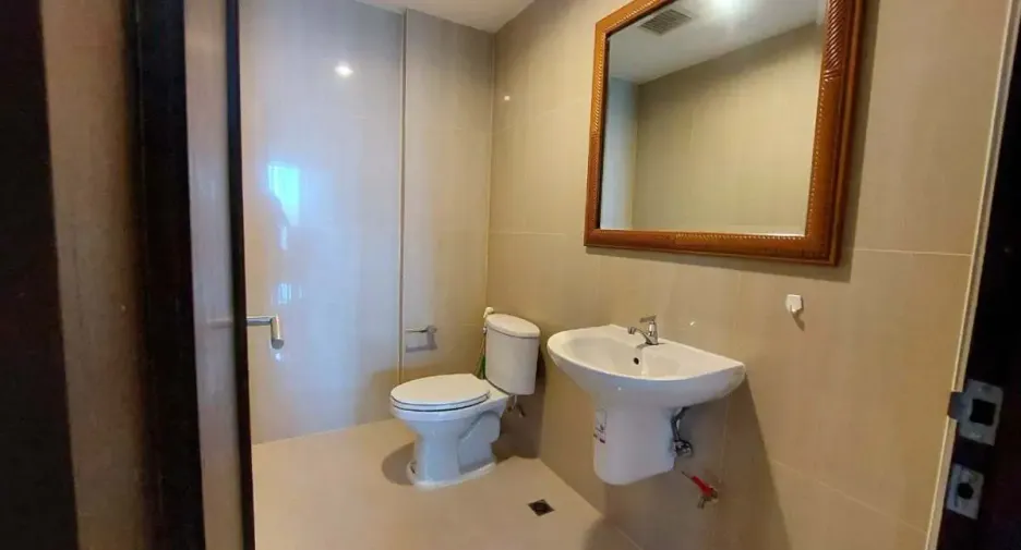 出租 和 出售 2 卧室 公寓 在 Bang Lamung, Chon Buri