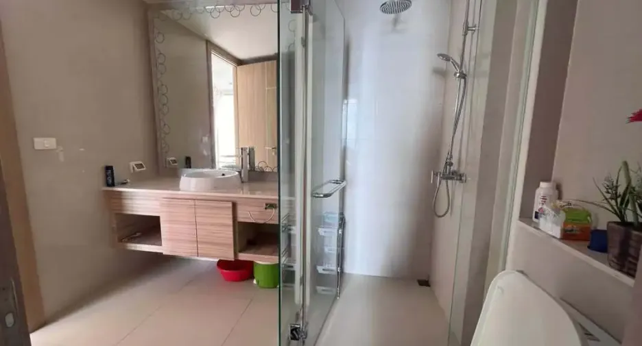 For sale 2 ベッドルーム condo in Bang Lamung, Chonburi
