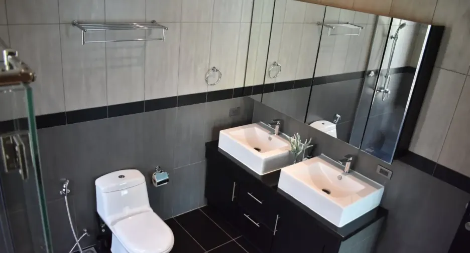Haus zum Kauf mit 4 Zimmer in Bang Lamung, Chonburi