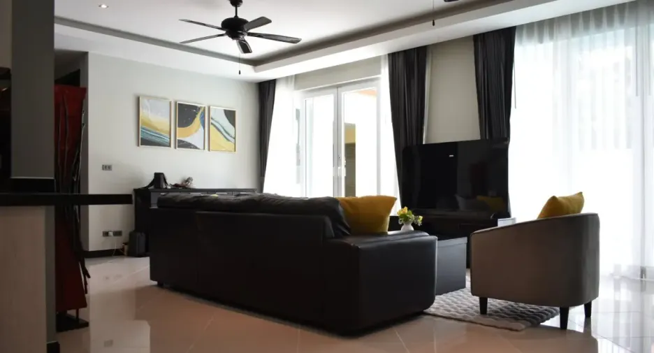 Haus zum Kauf mit 4 Zimmer in Bang Lamung, Chonburi