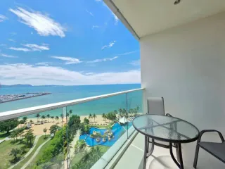 À vendre 2 chambres condo à Na Jomtien, Pattaya