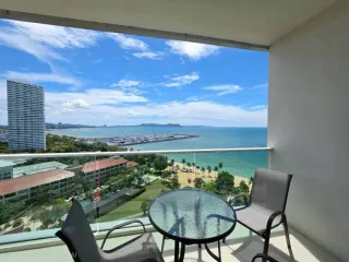 À vendre 2 chambres condo à Na Jomtien, Pattaya