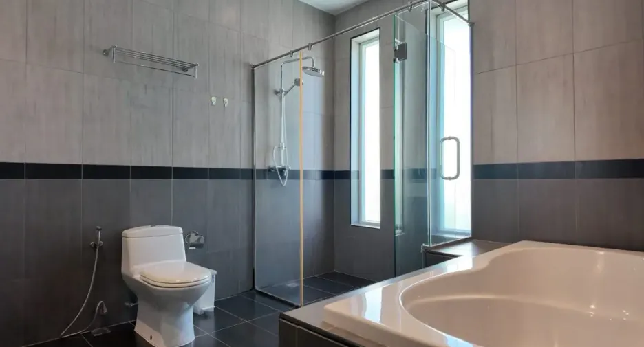 Haus zum Kauf mit 4 Zimmer in Bang Lamung, Chonburi